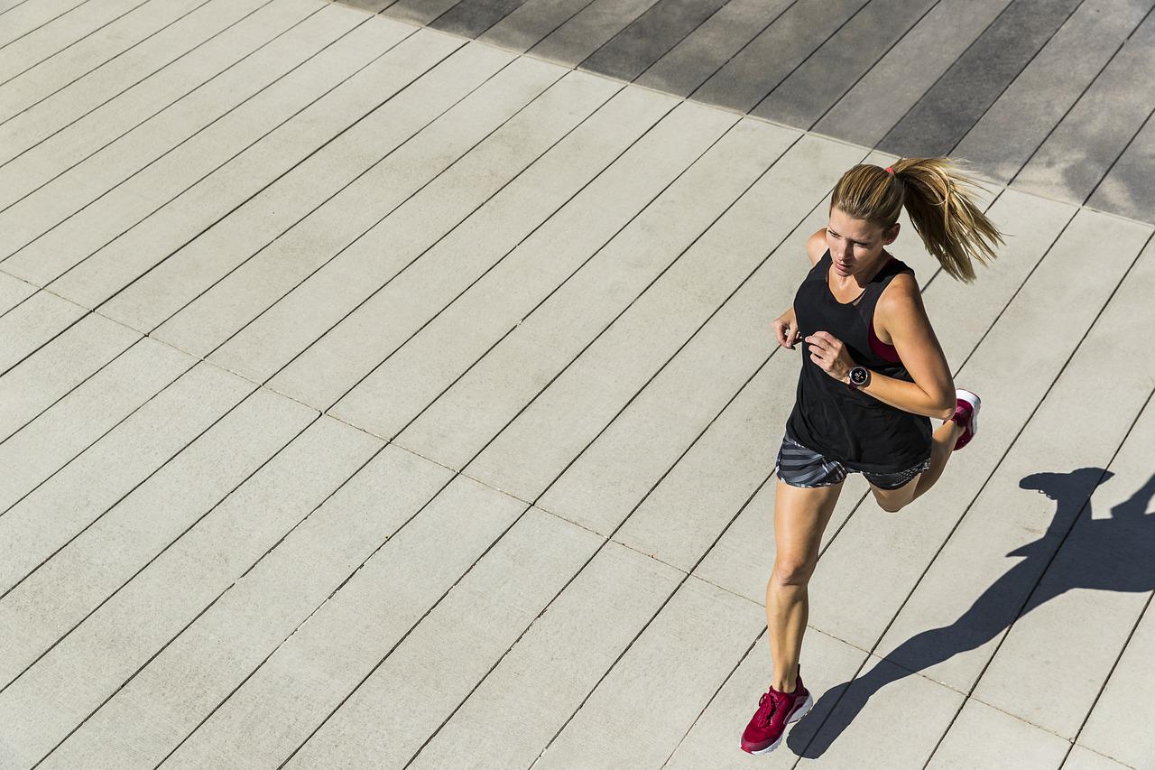 Jak ćwiczyć z hulajnogą – nowy trend w aktywności fizycznej